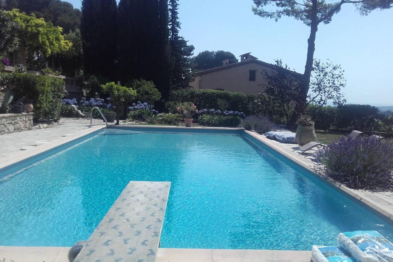 - Le Mas Des Iris * Antibes